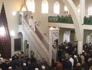 Turkish imams to preach against unregistered labor