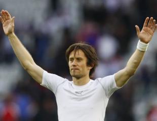 Former Arsenal midfielder Rosicky ends professional career
