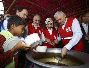 Turkish PM urges global campaign for Rohingya Muslims