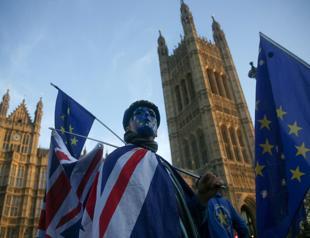 Full Brexit in Jan 2021 as EU sets transition deadline