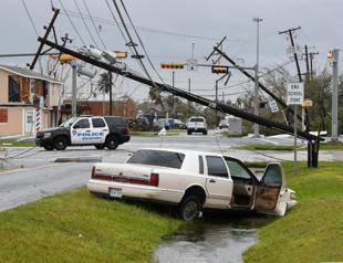 Global disaster costs soar to $306 bln in 2017: Swiss Re