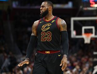 Cavs hang on to end Bulls’ 7-game streak