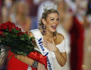 Miss America officials resign, one apologizes to ex-winner