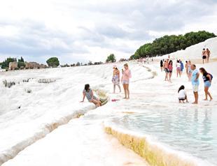 Turkey, China vow to boost trade, tourism relations