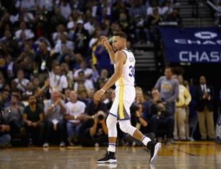 Curry red-hot in return for Warriors