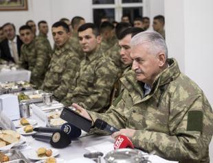 PM Yıldırım meets Turkish commandos on New Year’s Eve
