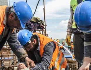 Cadre applications for nearly 1 mln subcontracted workers start on Jan 2