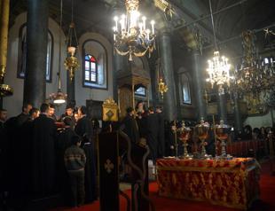 Orthodox Christians mark Christmas Eve in Istanbul