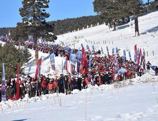 Thousands march to commemorate soldiers killed in WWI in Turkey’s east