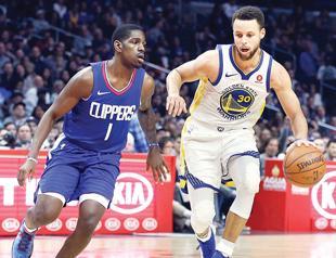 Curry scores 45 to down Clippers