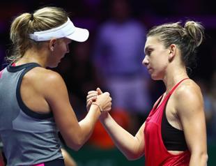 Halep, Wozniacki lead race to seize Serena’s Aussie crown