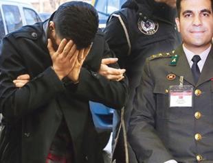 Six FETÖ-linked army officers surrender to police in Ankara