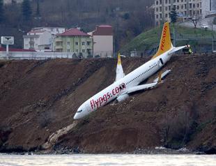 Plane skids off runway in Turkey’s Trabzon airport