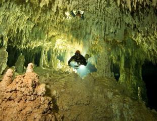 Worlds biggest flooded cave found in Mexico