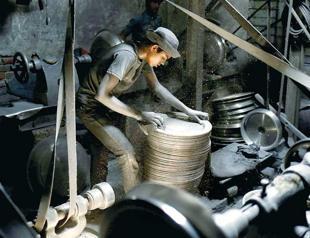 Top CEOs take four days to earn a Bangladesh worker’s life pay