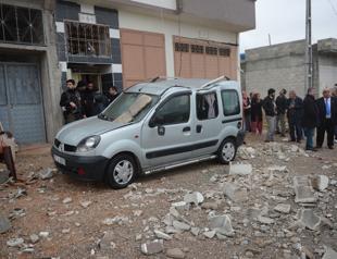 Two rockets fired from Syria hit Turkish border provinces, no casualties reported