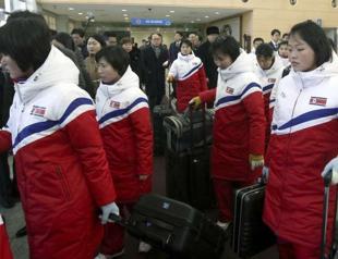 N Korean ice hockey team arrives in South