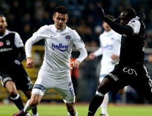 Beşiktaş takes on city rival Kasımpaşaspor to keep pace in title race