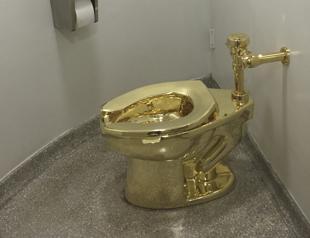 NY museum offered used, solid-gold toilet to Trumps