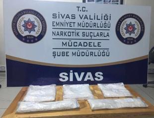 Two Iranian women caught with 2.3 kg drugs on inter-city bus in Turkey’s Sivas