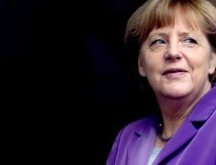 Merkel races to shore up power