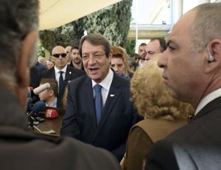 Incumbent faces tight run-off in Greek Cyprus president vote