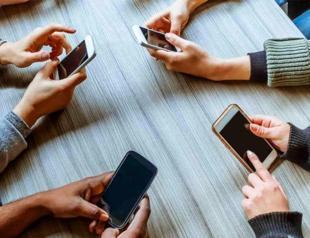 Turkish university students spend over three hours per day using mobile apps: Survey