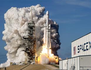 SpaceX’s rocket soars in debut test launch from Florida