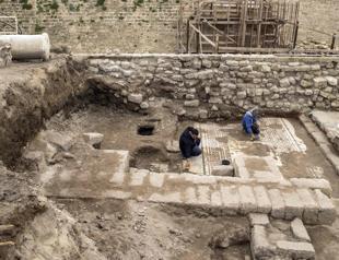 Israeli archaeologists unveil rare Roman-era mosaic