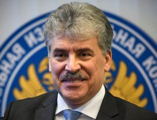 Strawberry king set to challenge Putin