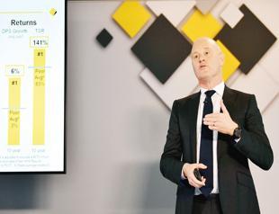 Australia opens probe into finance sector