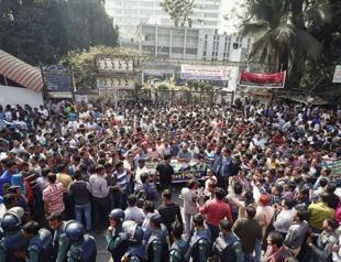 Thousands protest jailing of Bangladesh opposition leader