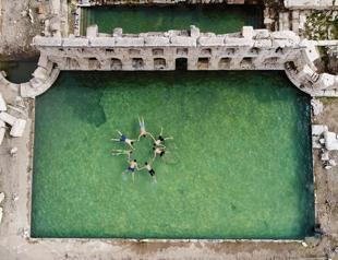 Locals plunge into warm waters of historic Yozgat bath during winter