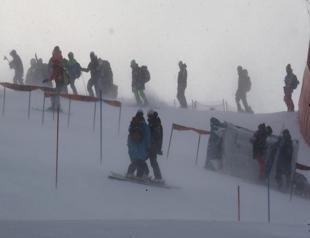 Wind causes Olympic chaos, slalom delayed