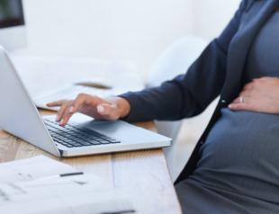 Istanbul woman awarded compensation after dismissal for being pregnant