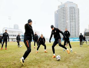 War-hit Shakhtar brushes off upheaval as it faces Roma