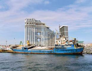 ‘Ghost ships’ pose risk for public health and environment