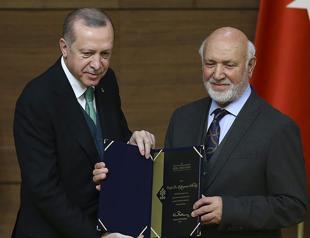 Erdoğan hands out cultural prizes, says winners have enhanced Turkey’s ‘destiny’