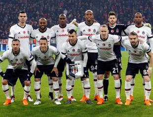 Beşiktaş back in league race with derby win