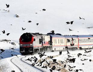 40 undocumented migrants detained on Turkey’s Eastern Express