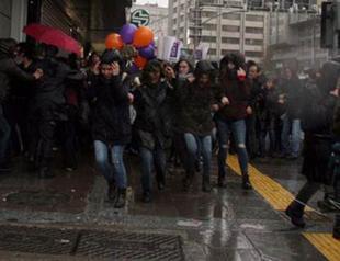 Turkey riot police break up women’s rights march in Ankara