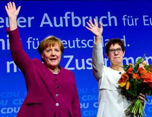 Merkel vows swift return to government work to boost Europe