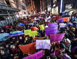Turkish women flock to Istanbul’s center to demand greater rights, denounce violence