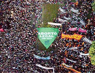 Women’s Day marches fill Latin America capitals to denounce