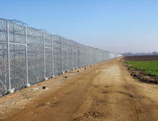 Greece frees German journalists detained at Turkish border