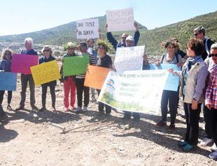 Locals protest garbage dumping site amid health concerns in Bodrum’s Gümüşlük district