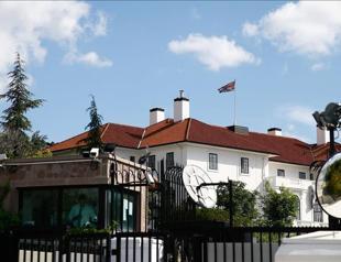 UK ends indefinite visa extensions for Turks