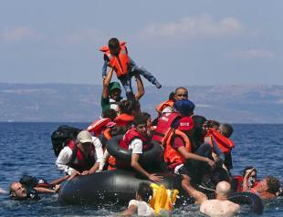 At least 14 migrants killed as boat capsizes off Greece