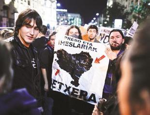 Spain arrests three over homage to late ETA member