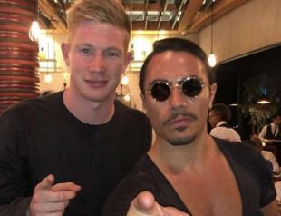 ‘Salt Bae’ hosts world-renowned football stars in his restaurants